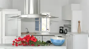 Charming House in Paros, 90 m² with Shared Pool - Image 4