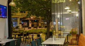 Calla Bella Rooms & Snack Bar - Image 5