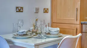 2BR Manchester Flat - Free Parking - Old Trafford - Weekly Rates - Image 5