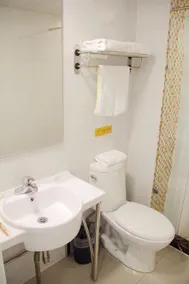 Home Inn Nanjing Andemen Metro Station - Image 2