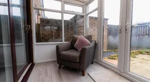 The Wheelhouse, 3 bed sleeps 6, Parking and wi-fi - Image 4