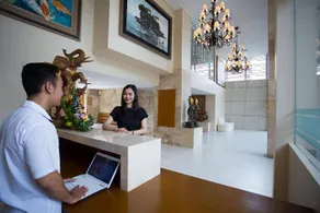 Saris Hotel Kuta - Image 3