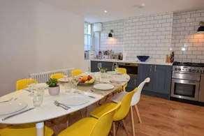 Arden Villa, sleeps 8, moments from the golden sandy beach of Ryde - Image 5