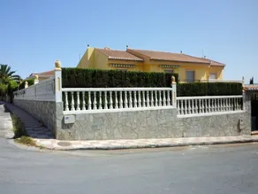 Modern Holiday Home in El Puntal with Swimming Pool - Image 2