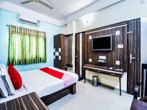 OYO Tourist Inn - Image 2