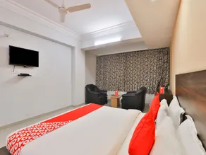 Capital O 16350 Infocity Club And Resort - Image 5
