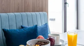 Zurin Charm Hotel - Image 4