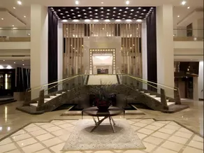 Qingdao Royal Garden Hotel - Image 3