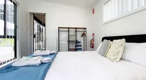 Celestine - 1 Bed Cabin with Outdoor Bath - Kundalini Lodge - Image 2