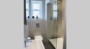 The Green House deluxe 2 bedroom upper floor apartments - Image 4