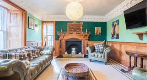 The Doune, Luxury Traditional Country House with hot tub - Image 4