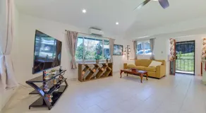 Bright Haiku Studio: Patio + Rainforest View - Image 4