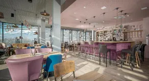 Cubo Sport & Art Hotel - Image 3
