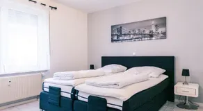 2 Zimmer, Balkon, Arbeitsplatz, Boxspringbett - Image 2