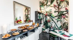 VILLA MURALTO Boutique Hotel Rooms and Garden - Image 2