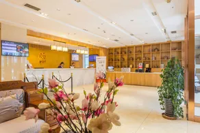 Yitel Xining Wangfujing Shuijing Lane Night Market - Image 3