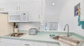 Cannon beach vibes, steps to the beach,WIFI,3 full bedroom en suites with 3 fireplaces,Near Downtown - Image 5