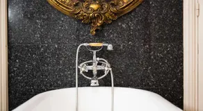 TheRoyals - Image 4