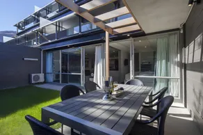 St James Apartments - Image 5