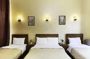 Minerva Downtown Hostel - Image 2
