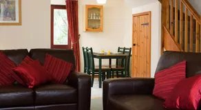 Nethercote Cottage, Kingsize bed, Seven Springs Cottages - Image 2