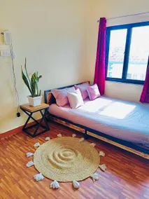 Sunny 1BR + Rooftop & Balcony | Mom made food - Image 2