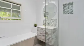 Classic Holiday House - Image 2