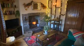 Maytree Cottage. Compact home in Mid Wales. - Image 2