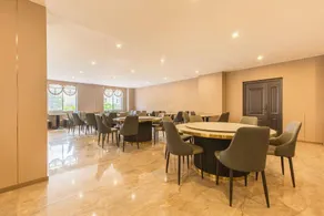 Sigewei Yueting Hotel (Yihai Park) - Image 2