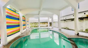Airport villa - Image 5