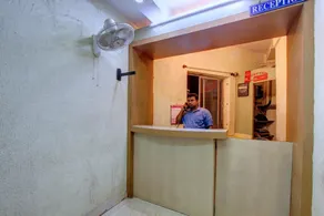 OYO Hotel Residency Gate - Image 3