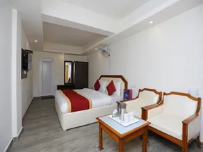 OYO 8989 Hotel Raj - Image 3