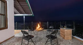 SnowPeak Villa 3-BHK Pet-friendly Hideaway with Hill Views - Image 5
