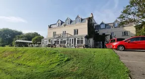No 4 Trelawney Apartment - Onsite Bar - Restaurant - Horse Riding - Image 3