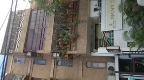 Spacious 4bhk apartment - Image 3