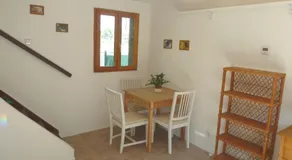 Cozy Cottage with Private Garden, romantic retreat - Image 4