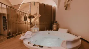 Torre di Bassano Luxury Room - Image 2
