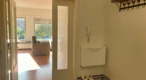 Charming Sunny 100m2 Entire Apartment with 2 bedrooms - Image 3