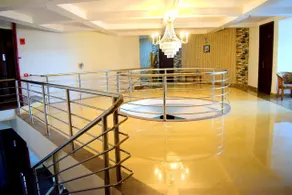 Hotel Landmark - Image 4