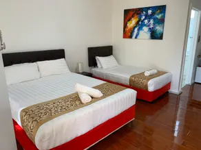 Spacious Family Home near Murray , Pet Friendly - Image 2