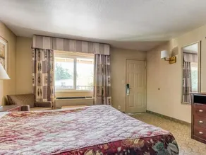 OYO Hotel Medford North OR - Image 2