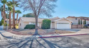 Charming & Stylish home, near golf course! - Image 5