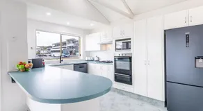 Baia Villa air con WiFi and views of Fingal Beach - Image 4