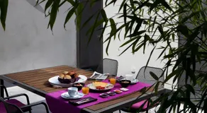 B&B Snooz Inn - Image 3