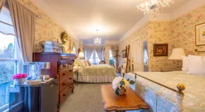 Clementine's Guest House & Vacation Rentals - Image 2