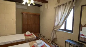 Ta' Gigi Retreat for 10, 5 bedroom farmhouse with views! - Image 2