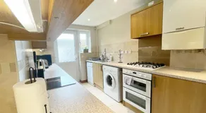 Tree View Apartment - Image 3