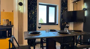 Modern 2-bedroom Apartment in Central Ploiești - Image 5
