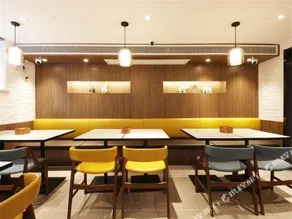 Huayuan Hotel - Image 4