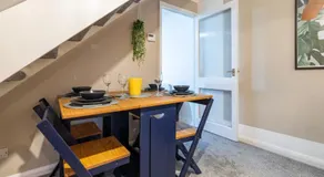 Perfect Booking 2 Bed Home in Hitchin - Image 4
